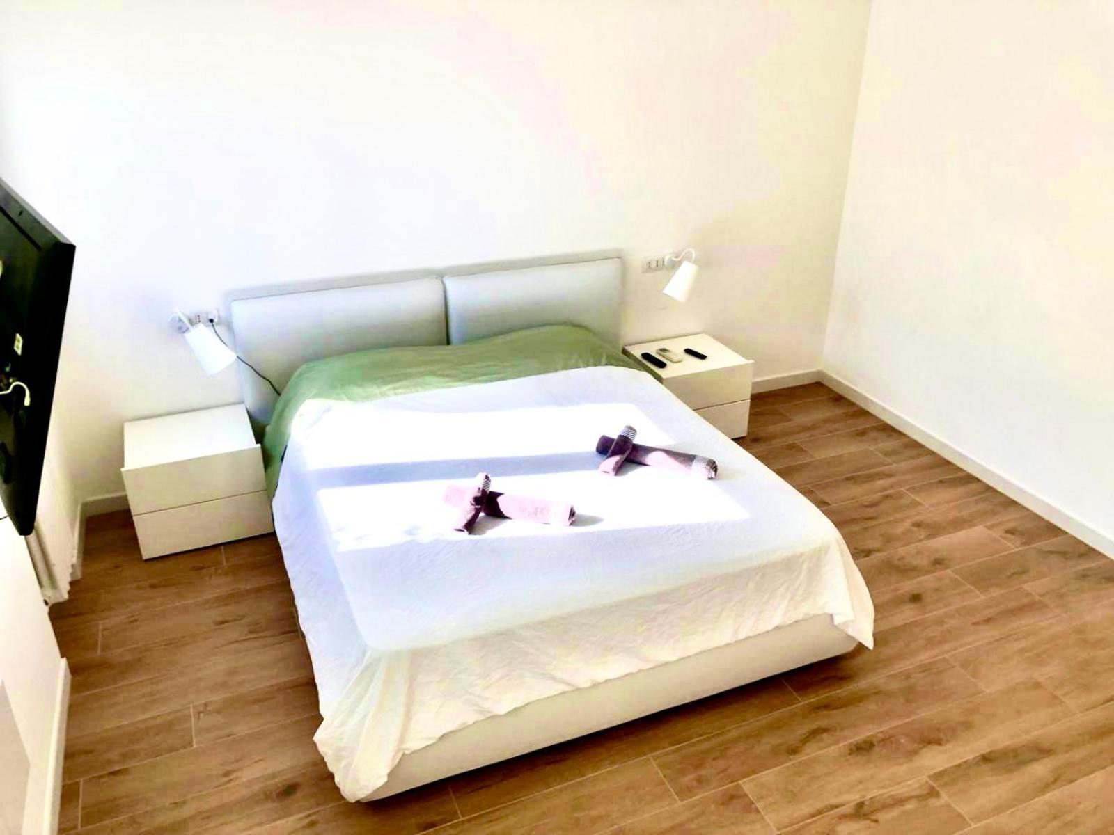 Stanza E Bagno Privato, Idromassaggio Con Extra Fee, In Appartamento Феррара Экстерьер фото
