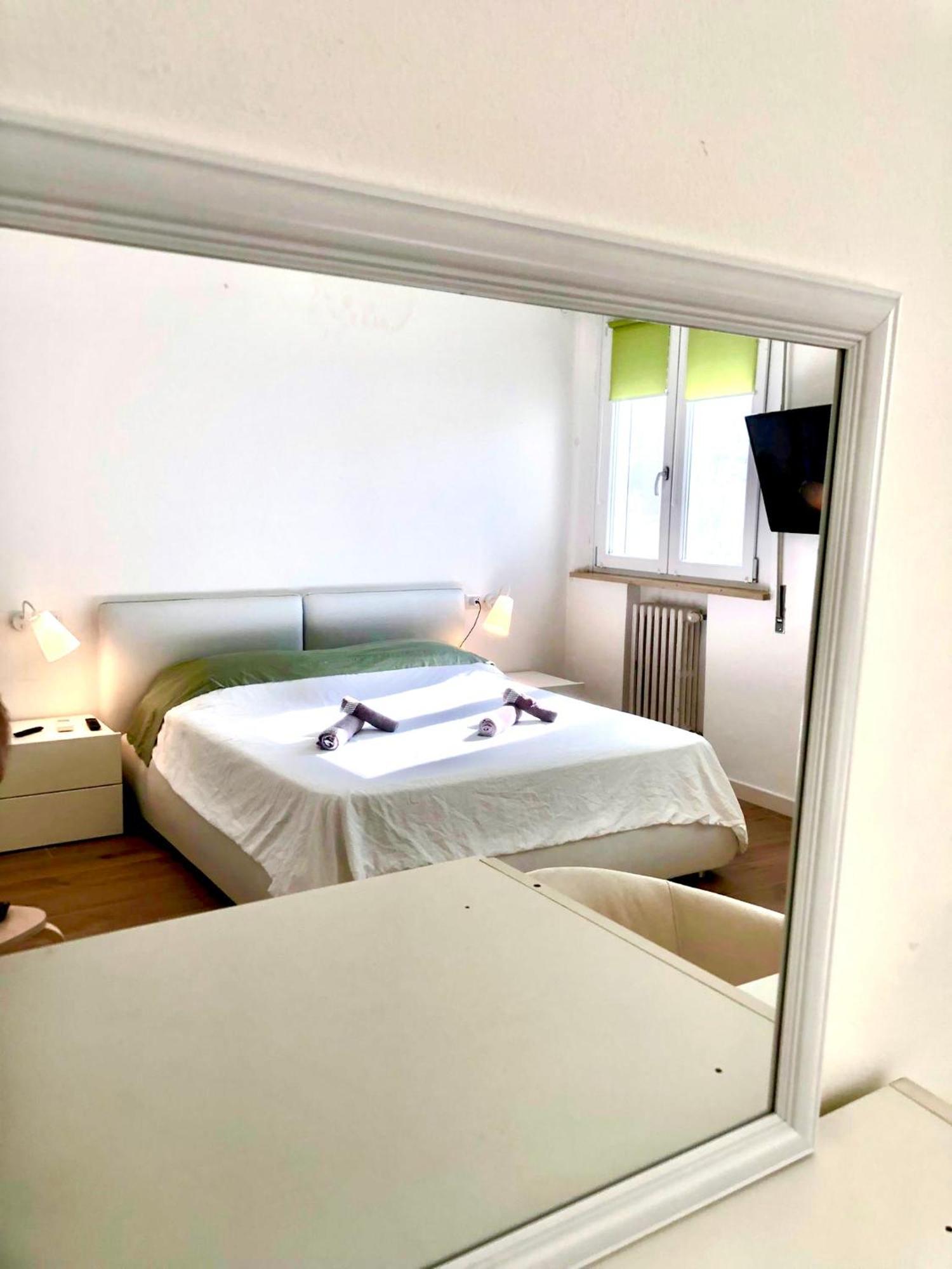 Stanza E Bagno Privato, Idromassaggio Con Extra Fee, In Appartamento Феррара Экстерьер фото