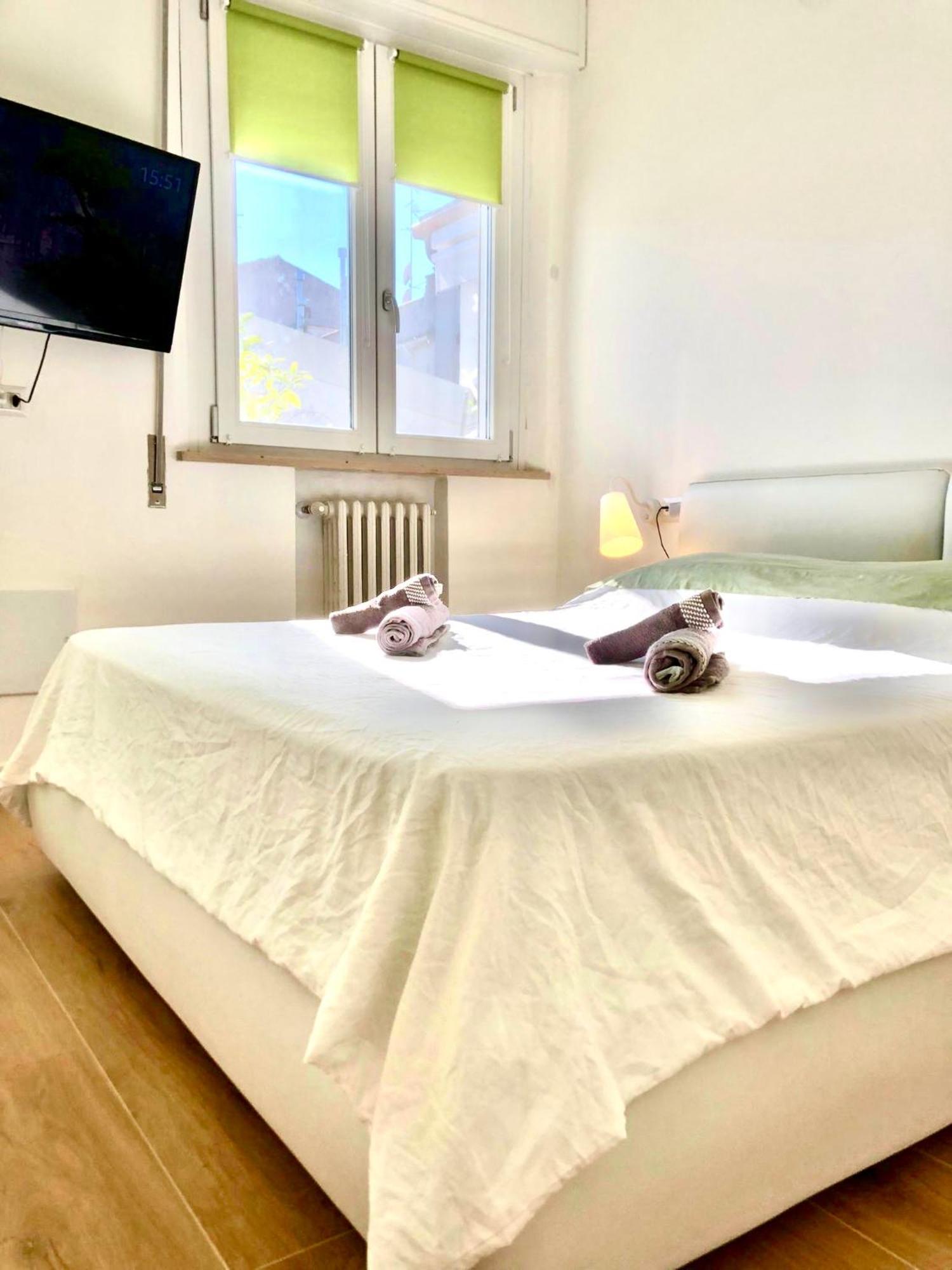 Stanza E Bagno Privato, Idromassaggio Con Extra Fee, In Appartamento Феррара Экстерьер фото